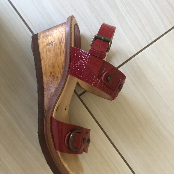 Wood heeled sandals - Picture 3 of 7